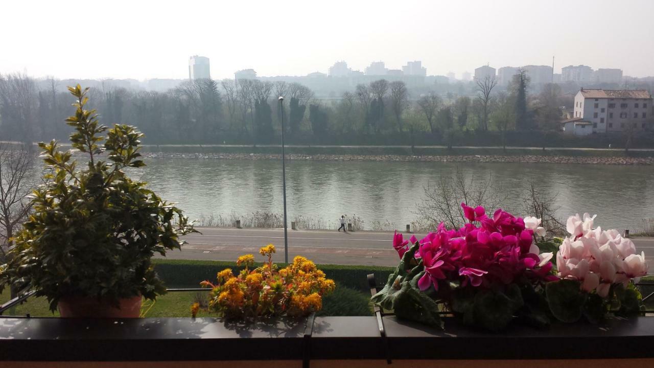 Verona Amazing River View Bagian luar foto